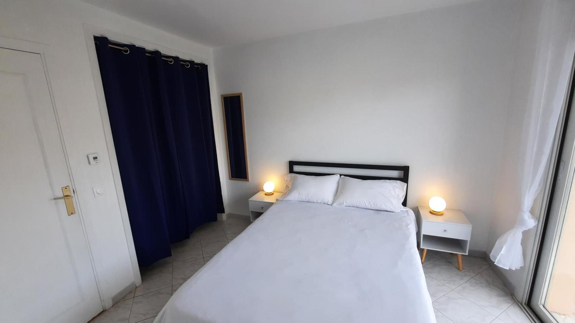 Sunny Mercury - Room In Apartment Cannes Luaran gambar