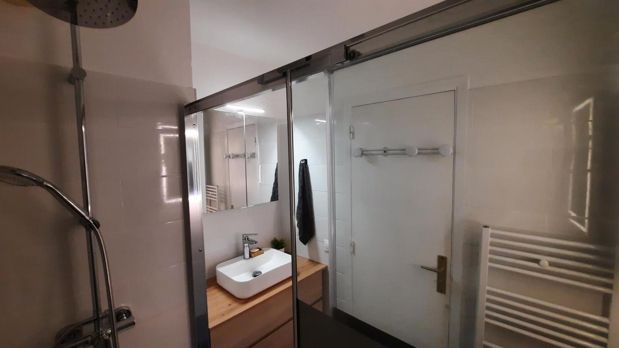 Sunny Mercury - Room In Apartment Cannes Luaran gambar