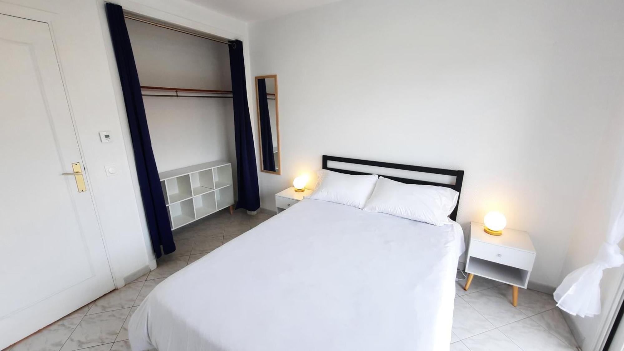 Sunny Mercury - Room In Apartment Cannes Luaran gambar