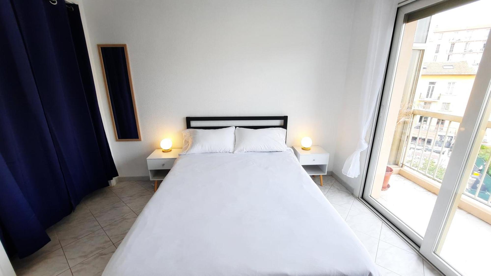 Sunny Mercury - Room In Apartment Cannes Luaran gambar